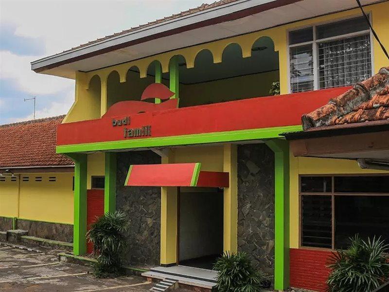 Oyo Life 1708 Hotel Budi Famili 1 Syariah Ciamis Zewnętrze zdjęcie