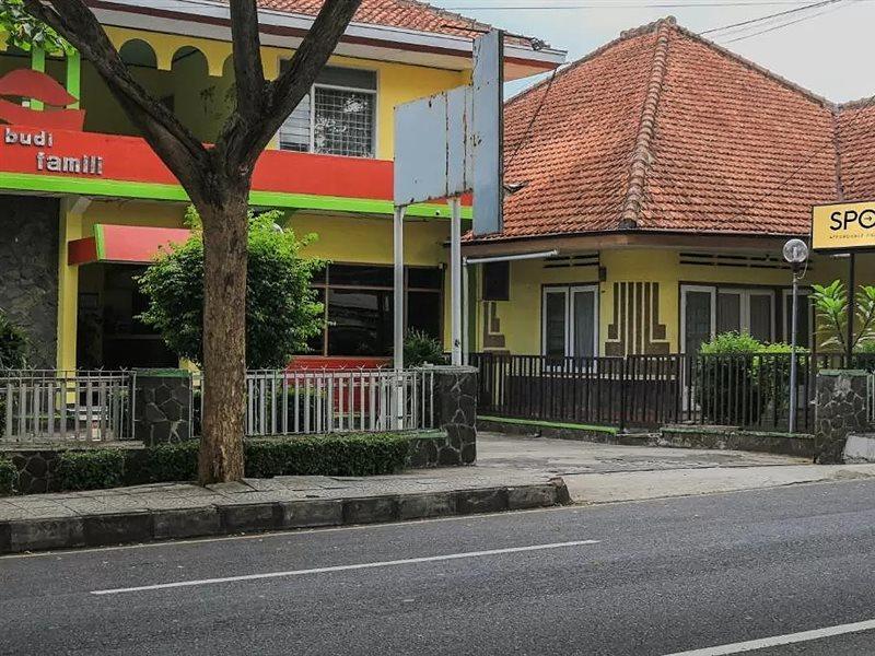 Oyo Life 1708 Hotel Budi Famili 1 Syariah Ciamis Zewnętrze zdjęcie
