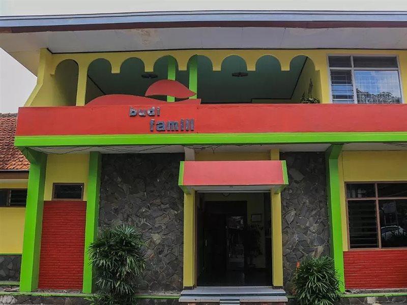 Oyo Life 1708 Hotel Budi Famili 1 Syariah Ciamis Zewnętrze zdjęcie