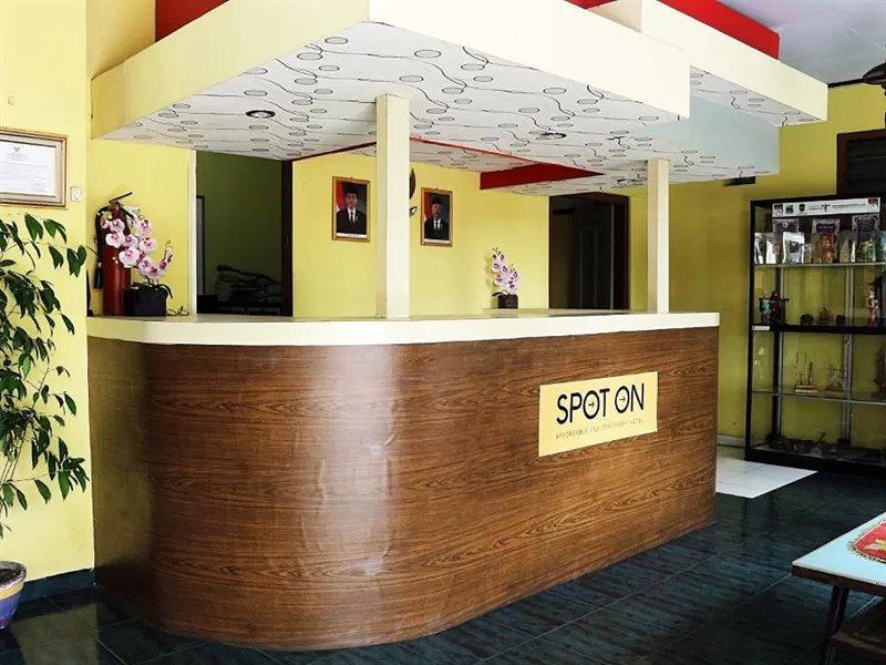 Oyo Life 1708 Hotel Budi Famili 1 Syariah Ciamis Zewnętrze zdjęcie